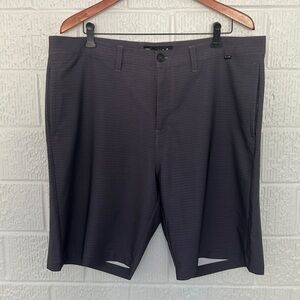Travis Mathew Men’s Golf Shorts - Size 38